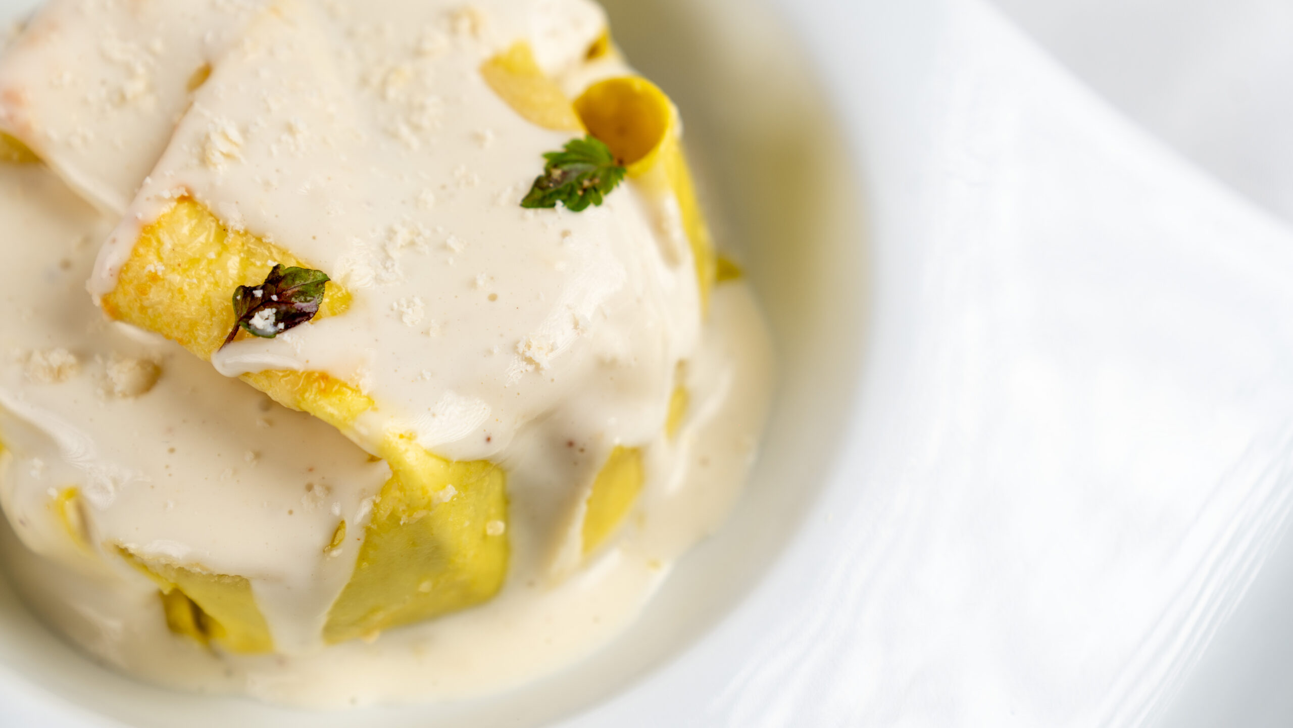 lasagne con cavolfiore e pesto alla trapanese