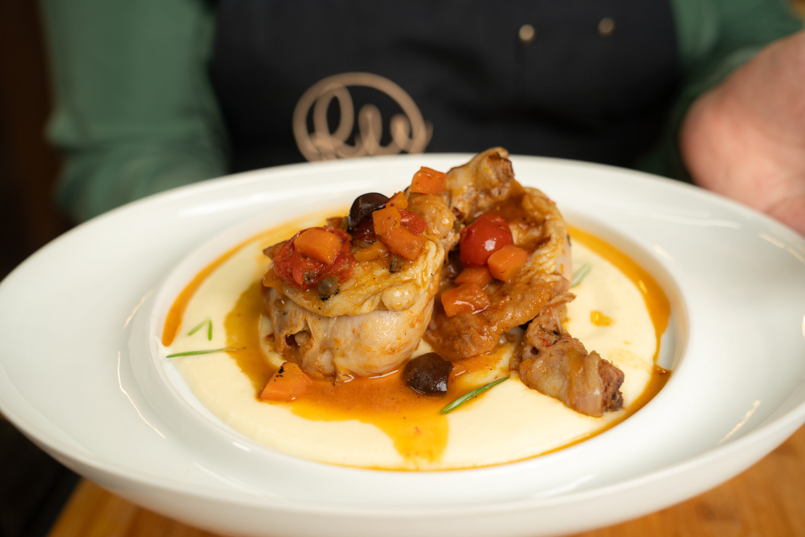pollo alla cacciatora in tajine con purè di patate cremoso al mascarpone