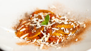 pasta alla norma ricetta siciliana con melanzane per menu di Pasqua vegetariano